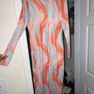 SHEIN Vibrant Long Sleeve Dress with Orange and Gray Waves